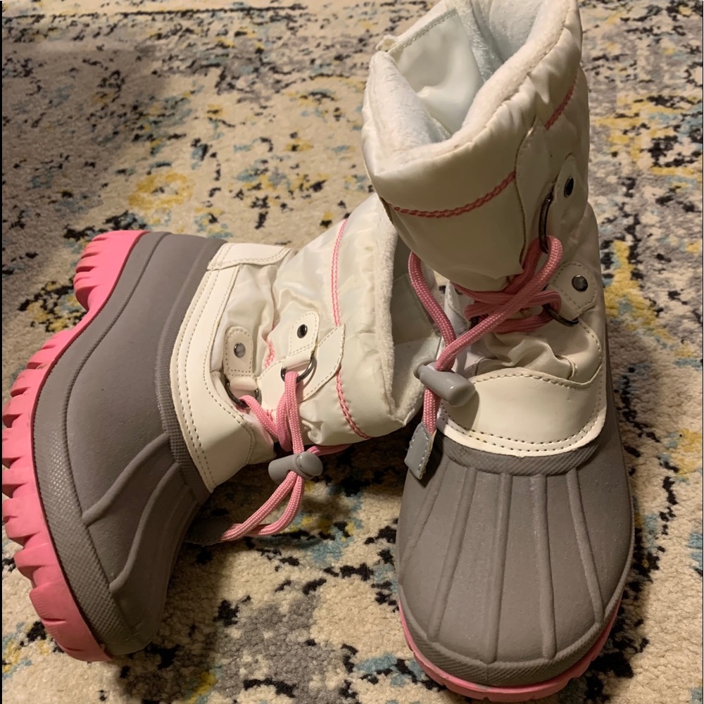 Cat & Jack Snow Boots - in great condition